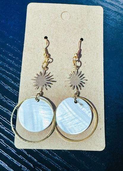 seashell inspire earring white